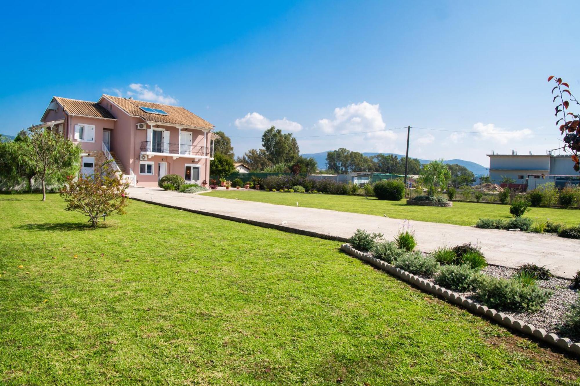 Ruellia Luxury Apartments Kalligoni Exterior photo
